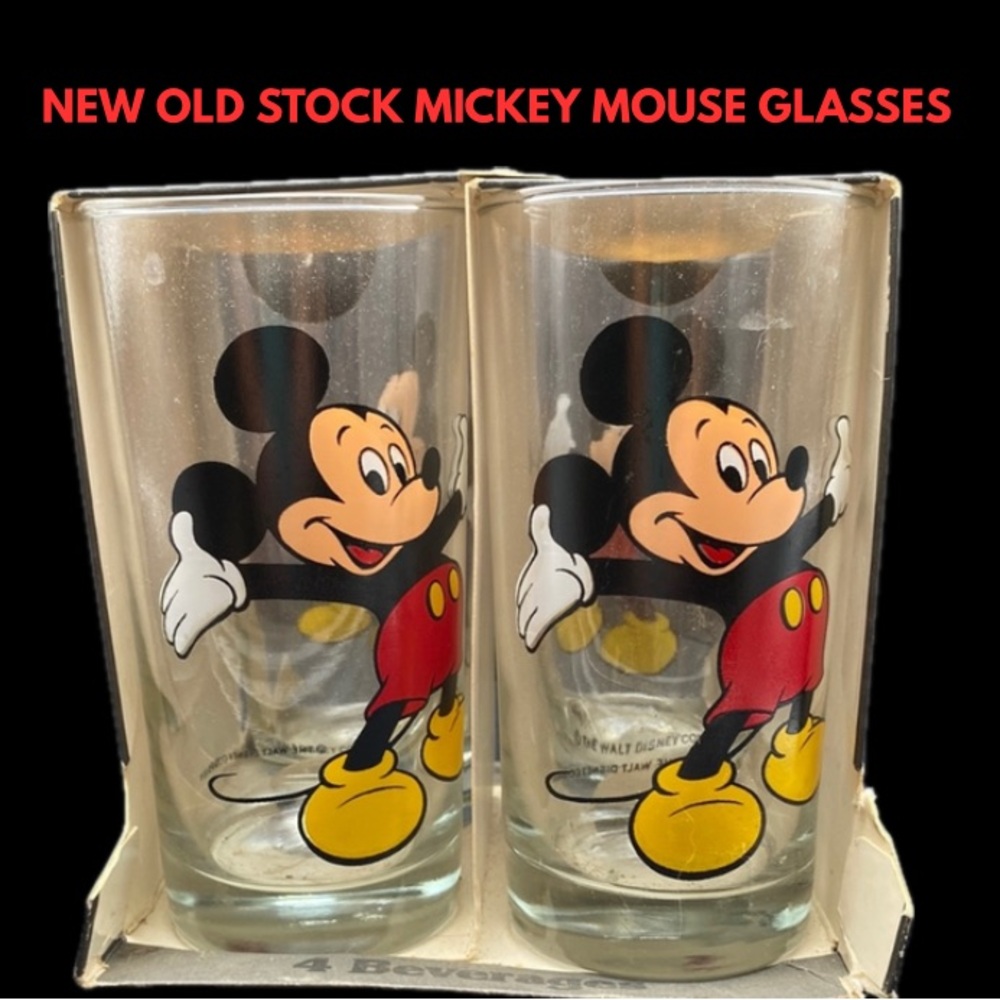 Collector,Mickey Mouse Glass Set - Clear with Red and Yellow Accents